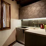 Ca Dei Zoti3 With Luggage Apartament