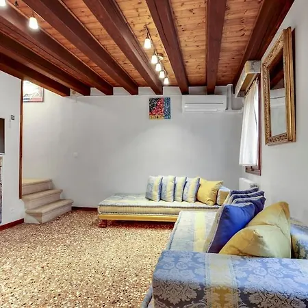 Apartment Ca Dei Zoti3 With Luggage Venedig