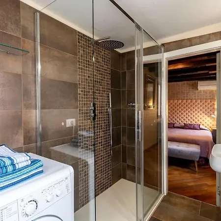 Apartment Ca Dei Zoti3 With Luggage Venice