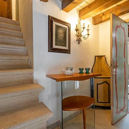 Apartment Ca Dei Zoti3 With Luggage